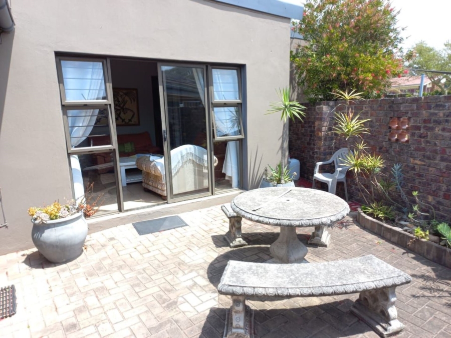 To Let 0 Bedroom Property for Rent in Summerstrand Eastern Cape